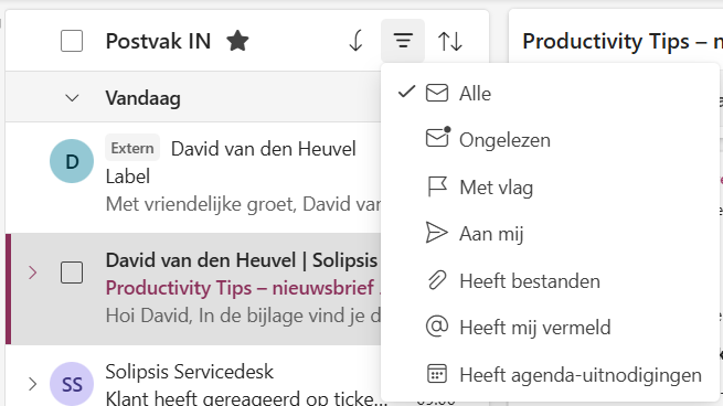Het filtermenu boven het postvak in Outlook, met onderaan de optie Heeft agenda-uitnodigingen.