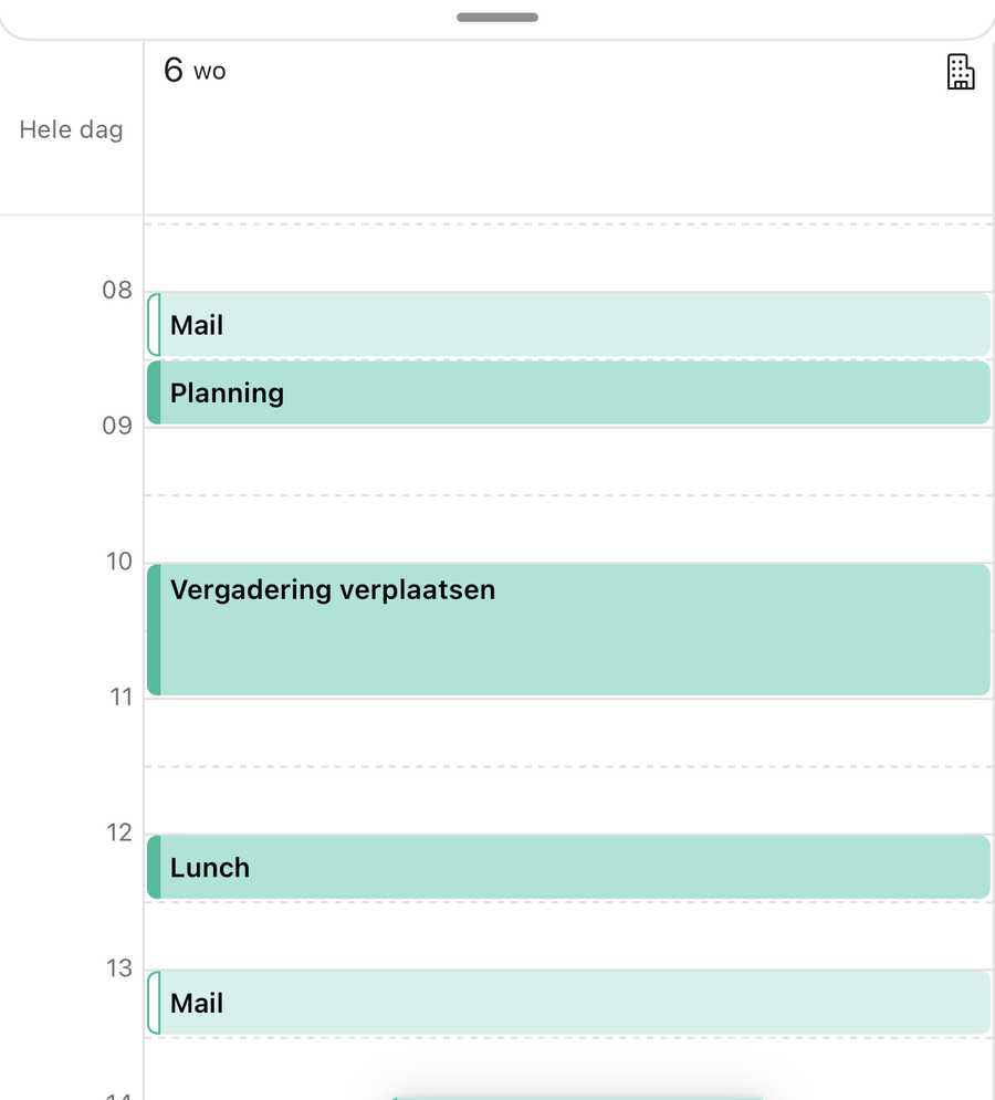 De dagweergave van de Outlook-app, waarin een vergadering naar een ander tijdstip wordt gesleept.